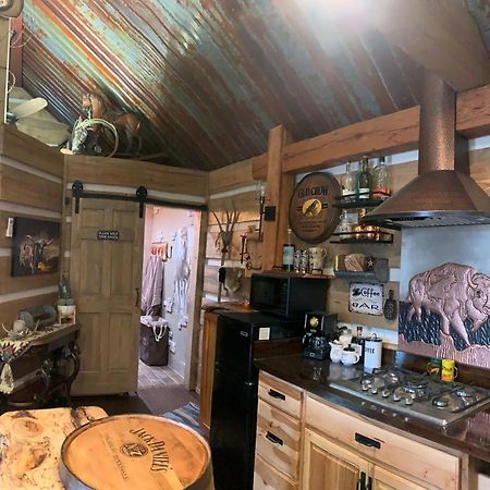 Fox Pass Cabins Bed & Breakfast ฮอตสปริงส์ ภายนอก รูปภาพ