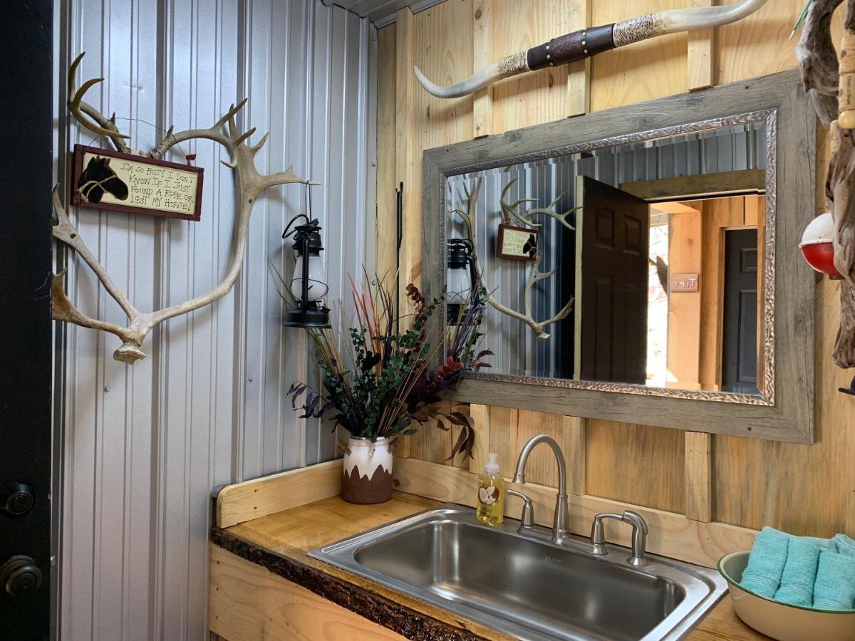 Fox Pass Cabins Bed & Breakfast ฮอตสปริงส์ ภายนอก รูปภาพ