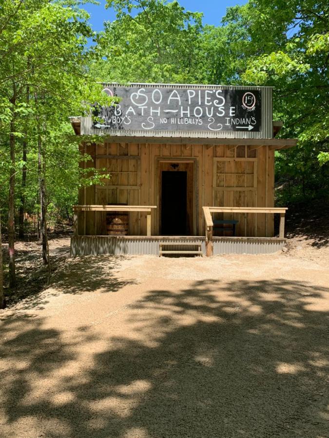 Fox Pass Cabins Bed & Breakfast ฮอตสปริงส์ ภายนอก รูปภาพ