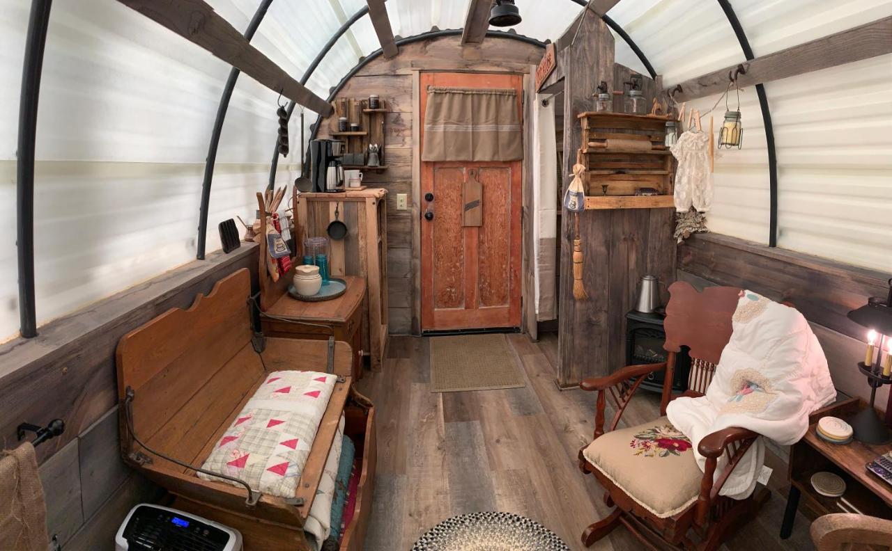 Fox Pass Cabins Bed & Breakfast ฮอตสปริงส์ ภายนอก รูปภาพ