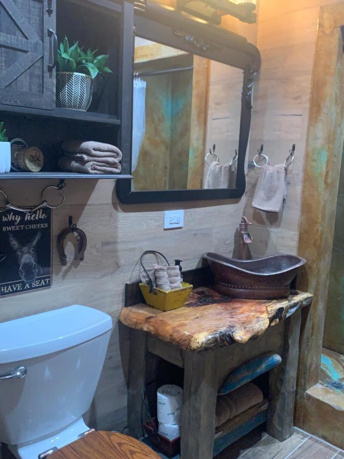 Fox Pass Cabins Bed & Breakfast ฮอตสปริงส์ ภายนอก รูปภาพ