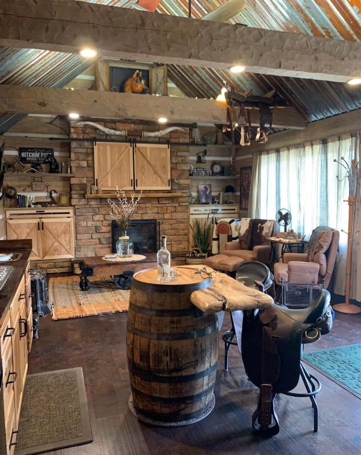 Fox Pass Cabins Bed & Breakfast ฮอตสปริงส์ ภายนอก รูปภาพ