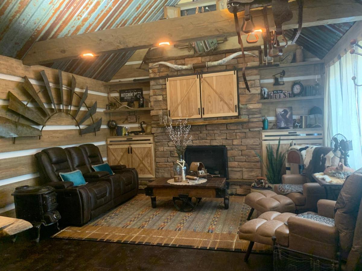 Fox Pass Cabins Bed & Breakfast ฮอตสปริงส์ ภายนอก รูปภาพ