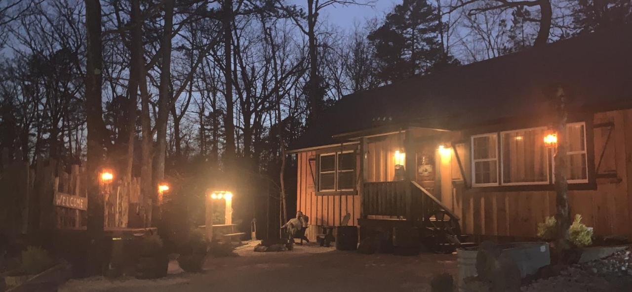 Fox Pass Cabins Bed & Breakfast ฮอตสปริงส์ ภายนอก รูปภาพ