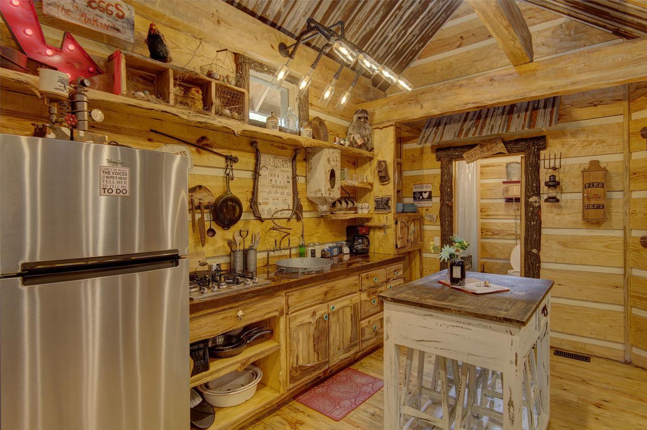 Fox Pass Cabins Bed & Breakfast ฮอตสปริงส์ ภายนอก รูปภาพ