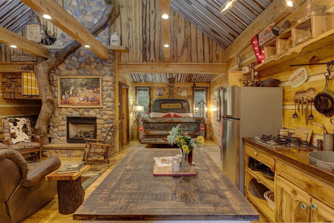 Fox Pass Cabins Bed & Breakfast ฮอตสปริงส์ ภายนอก รูปภาพ