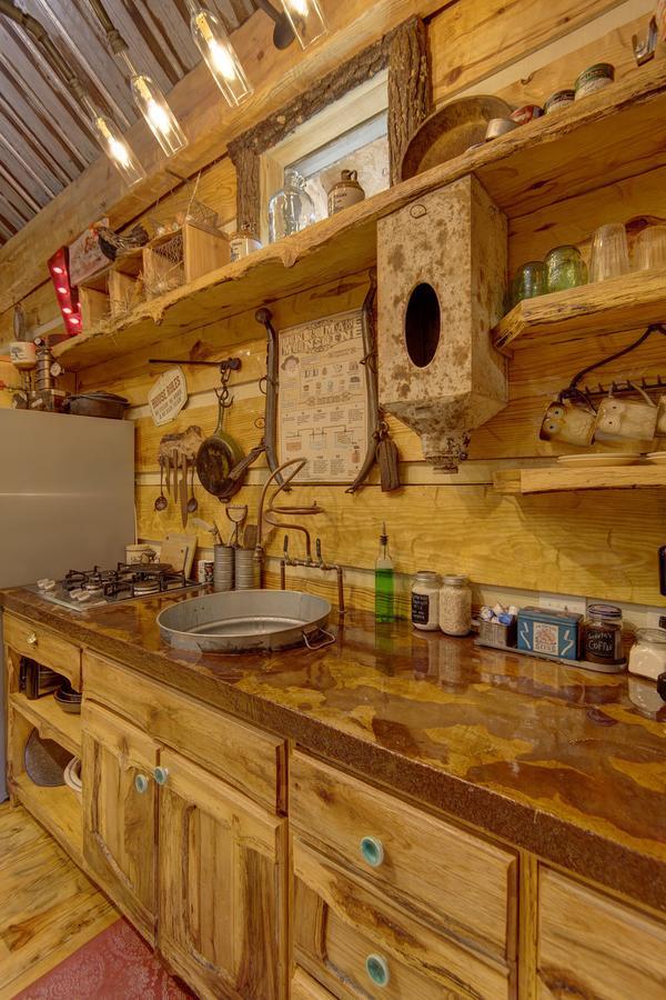Fox Pass Cabins Bed & Breakfast ฮอตสปริงส์ ภายนอก รูปภาพ