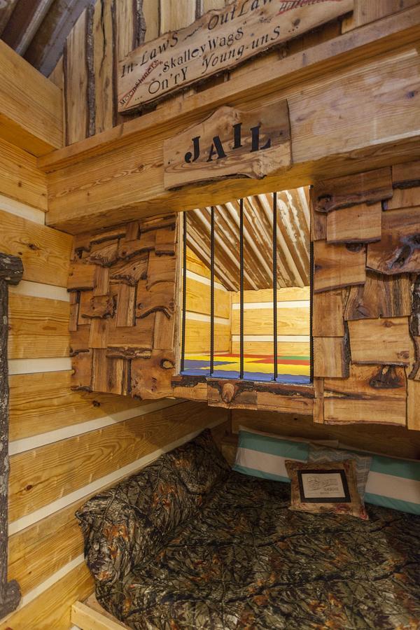 Fox Pass Cabins Bed & Breakfast ฮอตสปริงส์ ภายนอก รูปภาพ