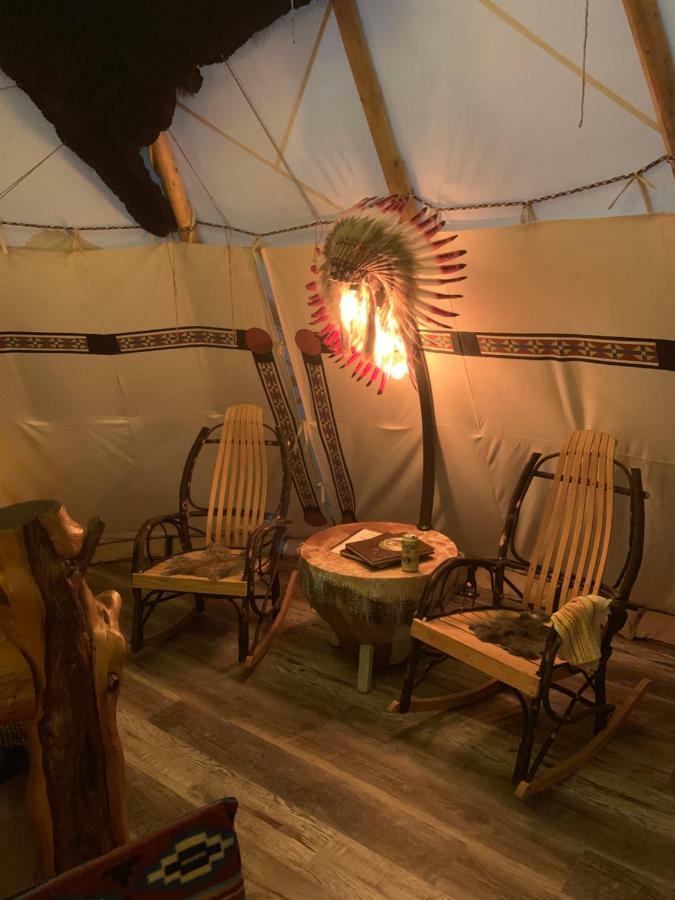 Fox Pass Cabins Bed & Breakfast ฮอตสปริงส์ ภายนอก รูปภาพ